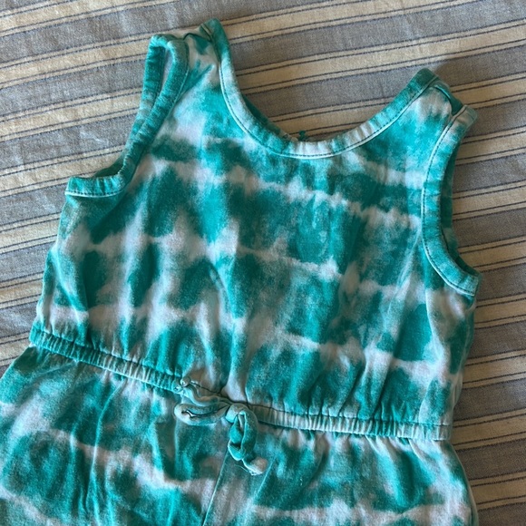 Old Navy Tie dye romper size 2T - Picture 2 of 7
